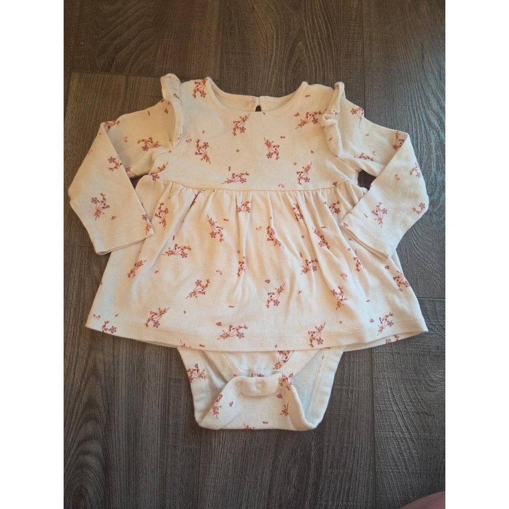 Baby gap romper 6-12 mos